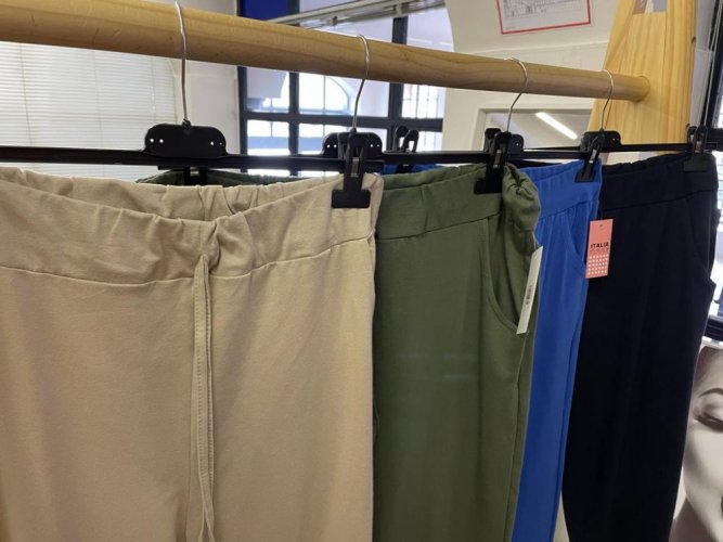 Nohavice teplákové Daily - barva: khaki zelená