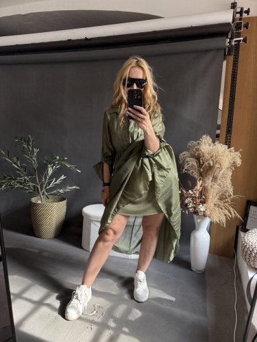 Šaty s opaskom Hodváb-khaki