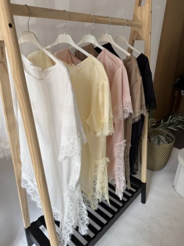 Tričko s krajkou-bílá