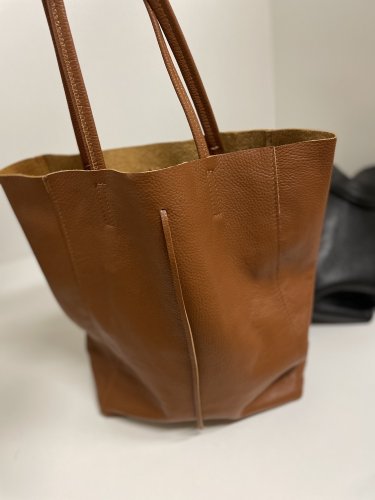 Kožená kabelka Shopper - barva: černá
