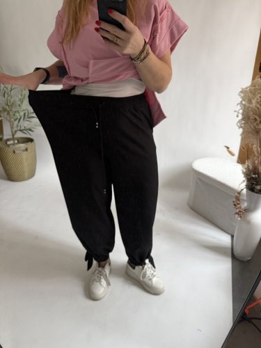 Nohavice Flowy hariem-čierná