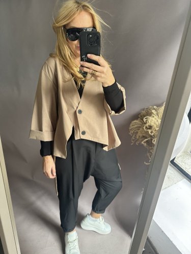 Kabátek lehký asymetrický SUN-cognac