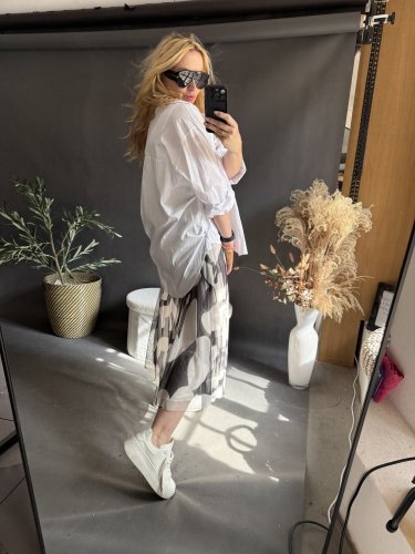 Tylová sukňa vzor-bielá