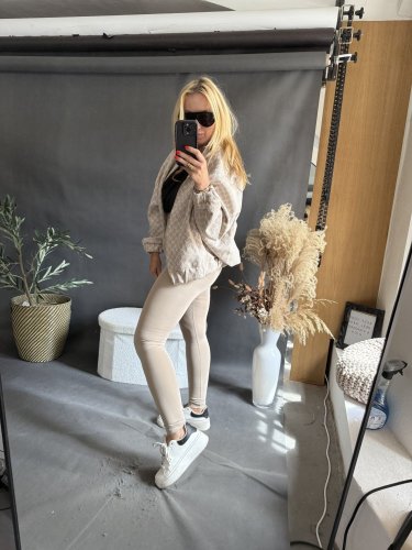 Legíny Alo-XS-XL béžové