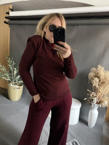 Sveter s vypchávkami Gusto-bordeaux