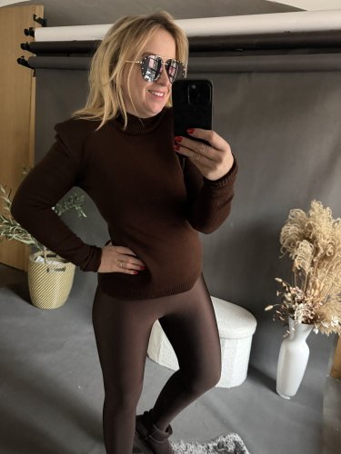 Sveter s vypchávkami Gusto-hnedý