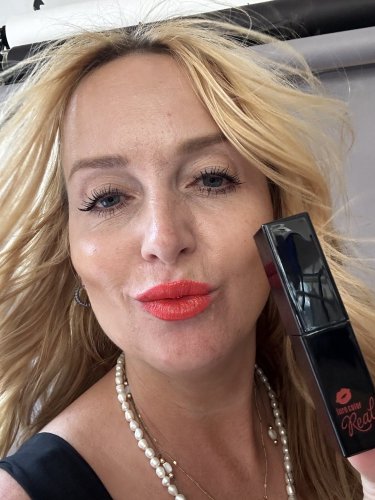 Rúž s balzamom Real Charming odtieň 4