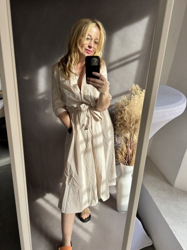 Šaty Business béžové