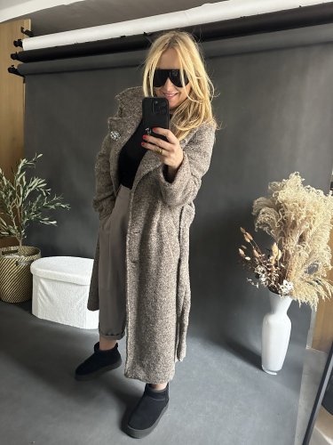 Kabát Defile s brošňou-mocca