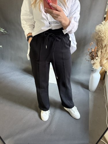 Teplákové nohavice Tara-čierne