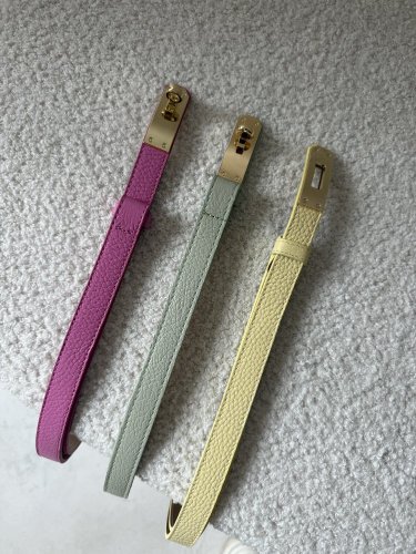 Pásek kožený posuvný se zlatou sponou-žlutý