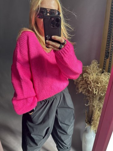 Svetr kratší s výstřihem do V s příměsí mohéru-nekouše-růžový