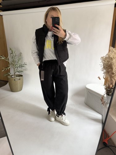 Nohavice Flowy hariem-čierná