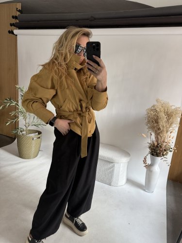 Krivák ala semiš s opaskom-mustard