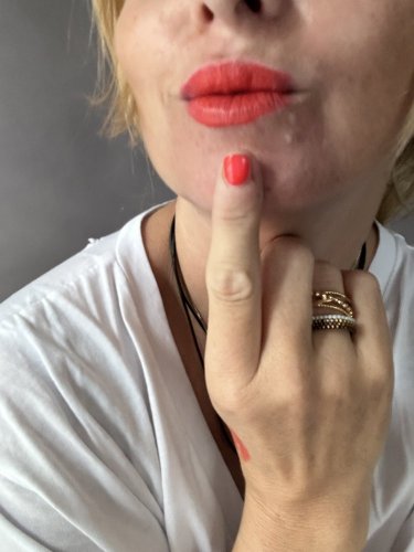 Rúž s balzamom Real Charming odtieň 4