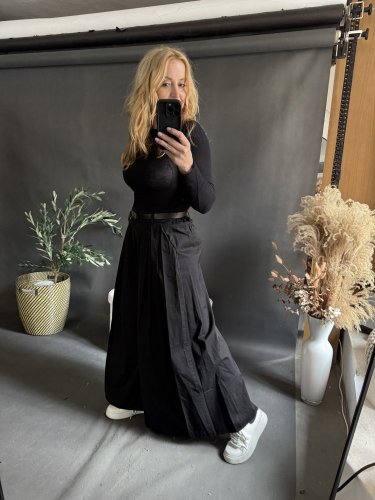 Kalhoty Pantagonna ve stylu sukně -čierná