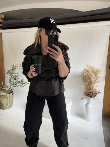 Kožená bunda na zavazování