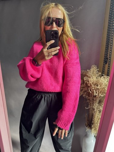 Svetr kratší s výstřihem do V s příměsí mohéru-nekouše-růžový