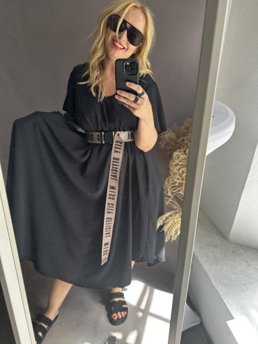 Šaty áčkové střihu Marca-černé