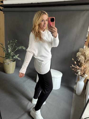 Svetr asymetrický-bílý