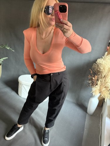 Tričko s vycpávkama-broskev