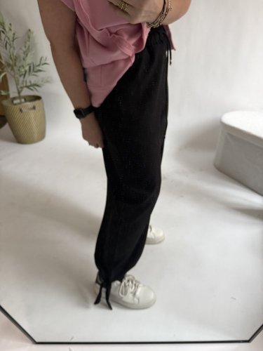 Nohavice Flowy hariem-čierná