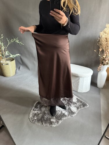 Saténová sukně Amber s krajkou hnědá