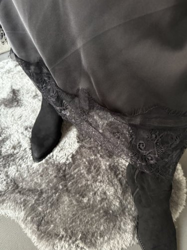 Saténová sukně Amber s krajkou černá