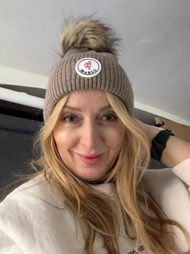 Čiapka s brmbolcom Marlu-mocca