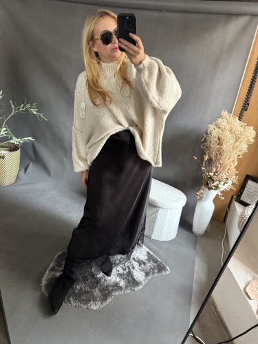 Saténová sukně Amber s krajkou černá