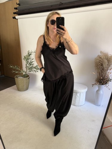 Tílko krajkové oversize-černý