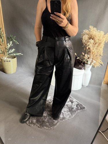 Kalhoty koženka Soka-černé