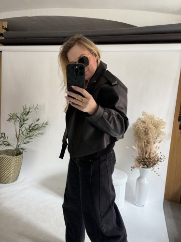 Křivák kožený- černý-na objendání cca 2 týdny