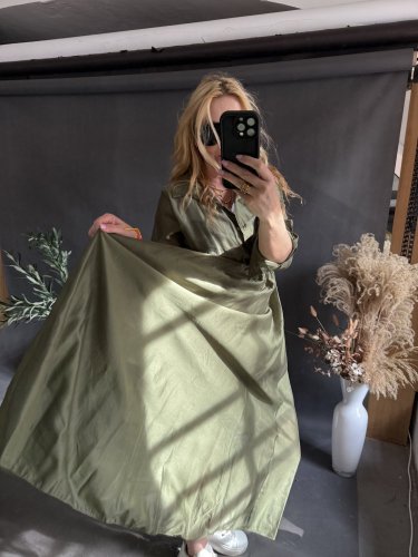 Šaty s opaskom Hodváb-khaki