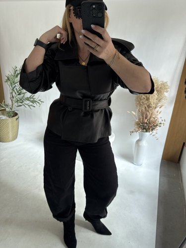 Kožená bunda na zavazování