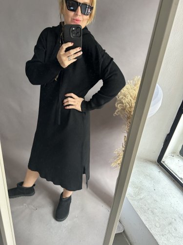 Dlouhé šaty s kapucí Jolie-černé