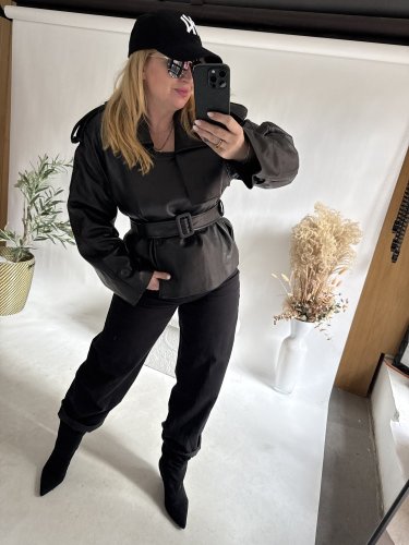 Kožená bunda na zavazování