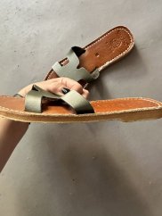 Sandálky Maroko kožené šedo zelené matné