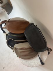 Ledvinka Tesi malá-zip zlatý-černá