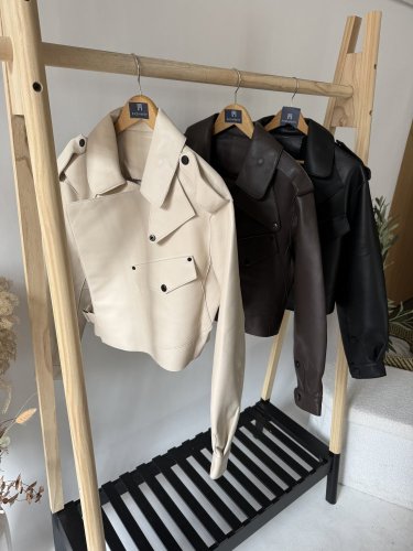 Křivák kožený- černý-na objendání cca 2 týdny