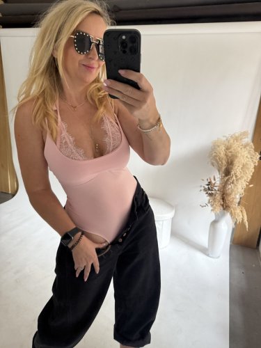 Body s čipkou-pink - Velikost: M
