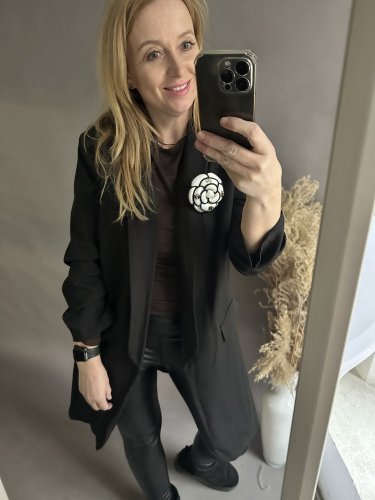 Brož ve stylu Chanel