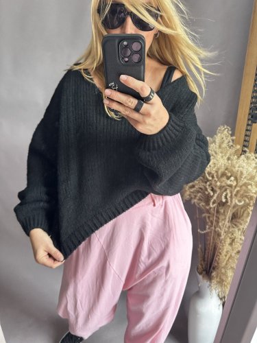 Svetr kratší s výstřihem do V s příměsí mohéru-nekouše-černý