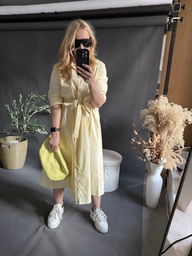 Šaty Business-citronově žlutá