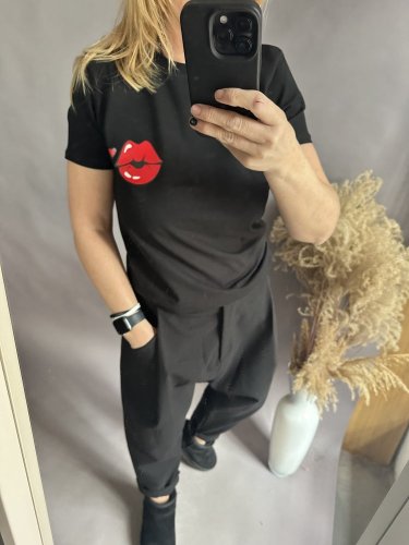 T-shirt Kiss-čierné