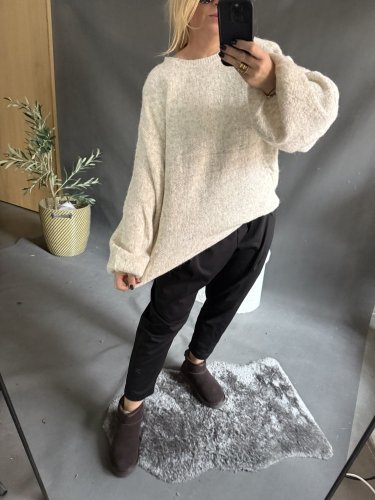 Svetr Mochy s vycpávkami na ramenou-krém