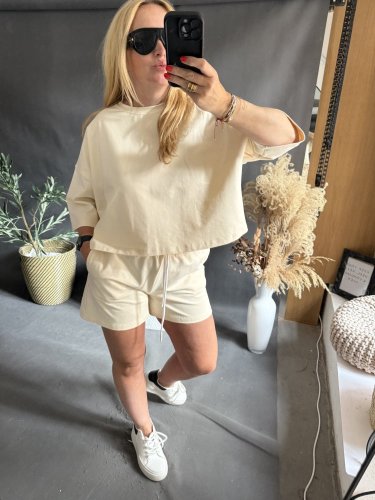 Crop mikina a šortky Gusto-krémová