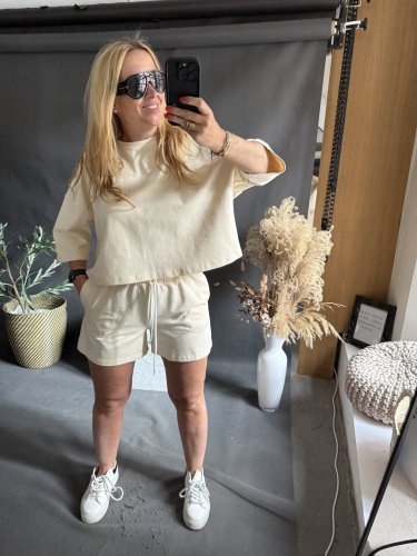 Crop mikina a šortky Gusto-krémová
