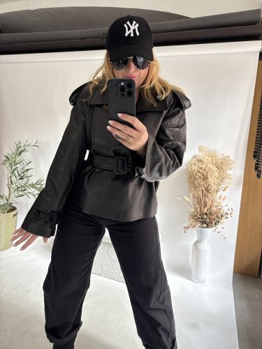 Kožená bunda na zavazování