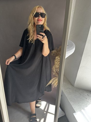 Šaty áčkové střihu Marca-černé